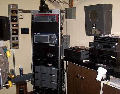 Pines Theatre - Soound Gear